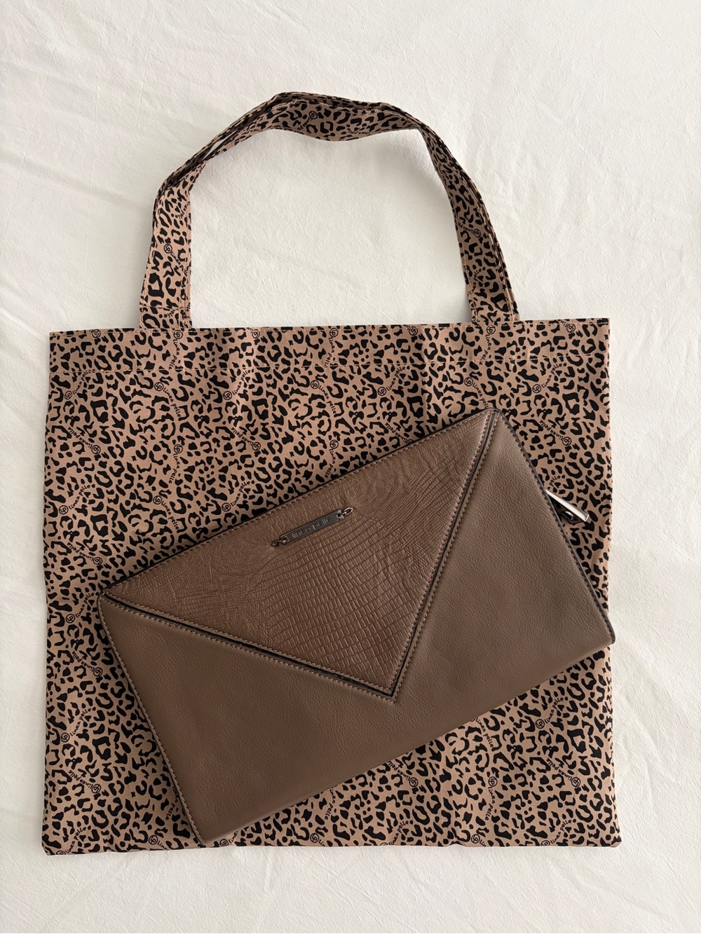 Línea Pelle Grayson Cluth Genuine Leather Studded Detail Taupe/ Mushroom brown